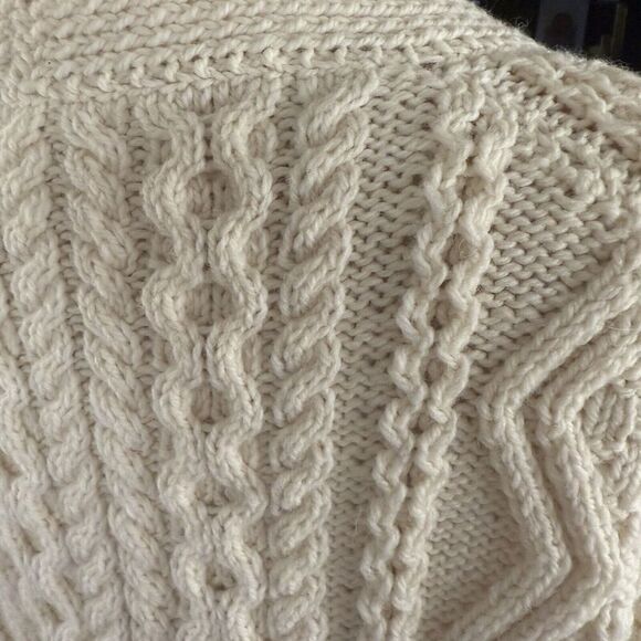Handknit SZ M Womens Ivory Chunky Cable Knit Fisherman Wool Cardigan Grandmacore - Picture 11 of 15